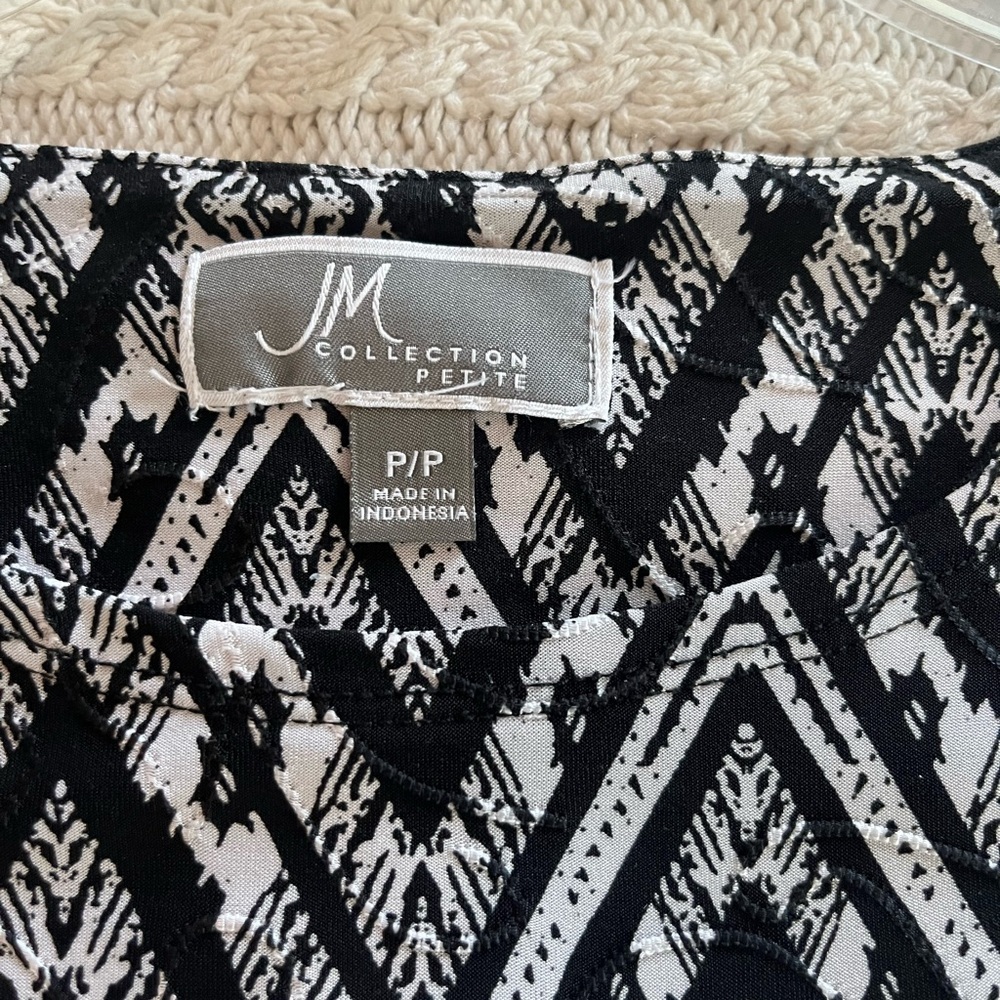 JM Collection Petite Black and White Graphic Textured Blouse Size XS - Picture 10 of 10